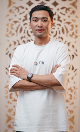 Учитель Кыргызско-Японской Частной Школы в Бишкеке — Кожобекова Жаннат Суйутбековна