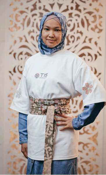 Учитель английского языка Кыргызско-Японской Частной Школы в Бишкеке — Фоярдо Филипп Палиг-Ад