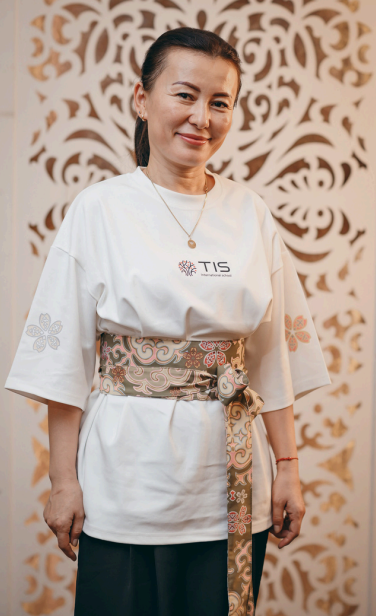 Учитель английского языка Кыргызско-Японской Частной Школы в Бишкеке — Фоярдо Филипп Палиг-Ад